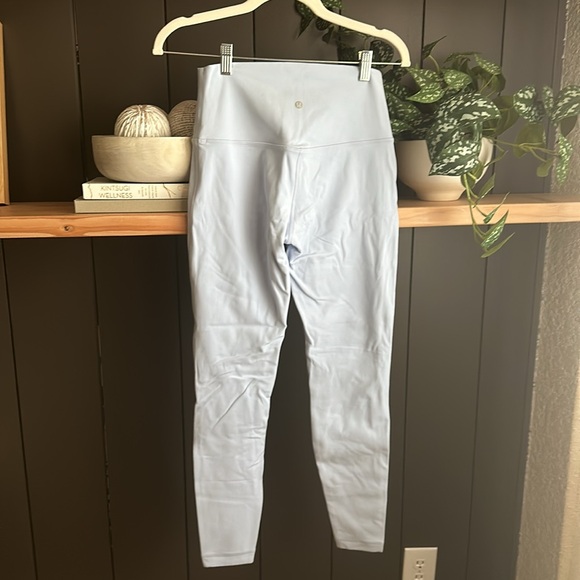NWOT Lululemon periwinkle leggings. - Picture 4 of 5